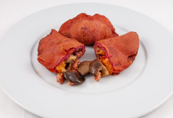 Panzerotto alla Barbabietola con Salsiccia di Norcia e Funghi (150 grammi)