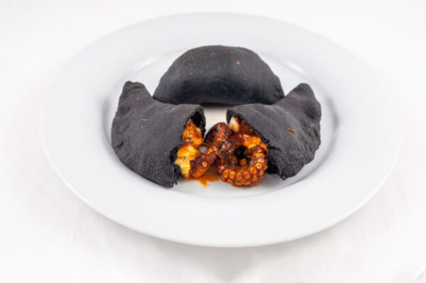 Panzerotto al Nero di Seppia con Ragù di Polpo (150 grammi)